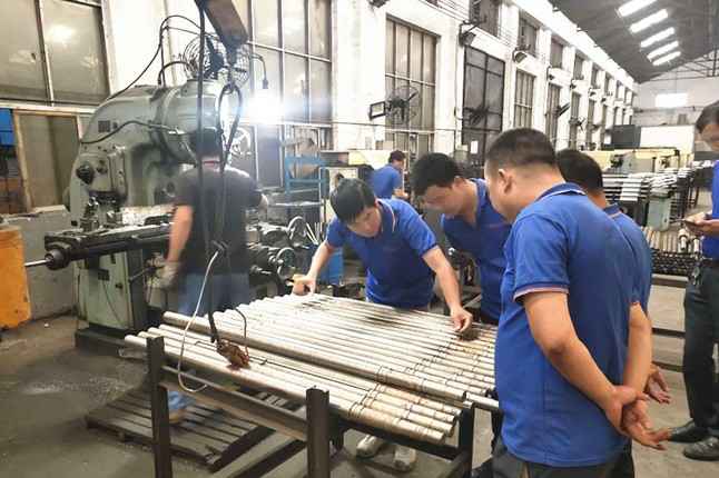 华体会官方端网站登录入口-华体会(中国)每周对各个工序进行质量监督检验的现场。